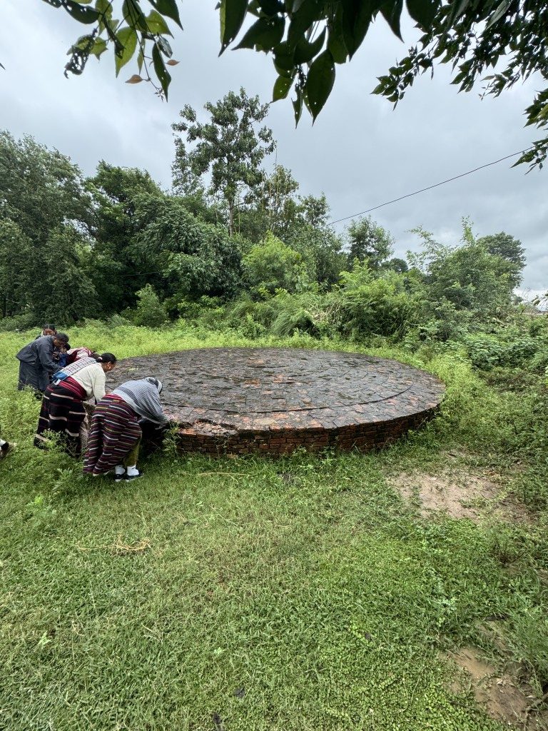 Devotees paying tribute